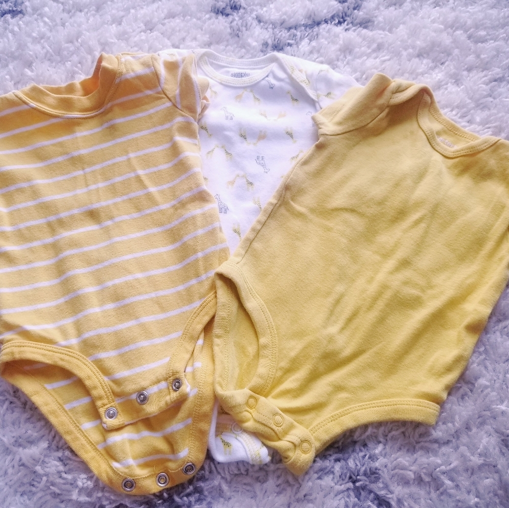 ✨2 for $10✨ 3 pack of onesies